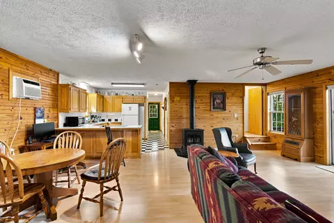 Dining - 24709 Wolfe Rd, Washburn, MO 65772 photo 2 of 2