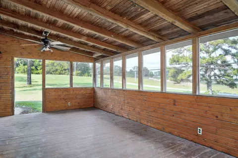 Exterior - 304 Summit St, Cabool, MO 65689 photo 5 of 9