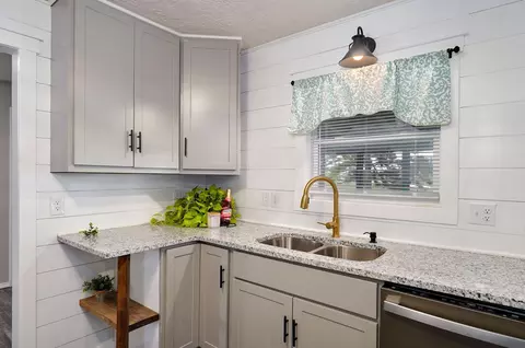 Kitchen - 304 Summit St, Cabool, MO 65689 photo 2 of 3