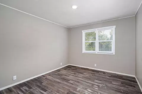 Bedroom - 304 Summit St, Cabool, MO 65689 photo 2 of 2