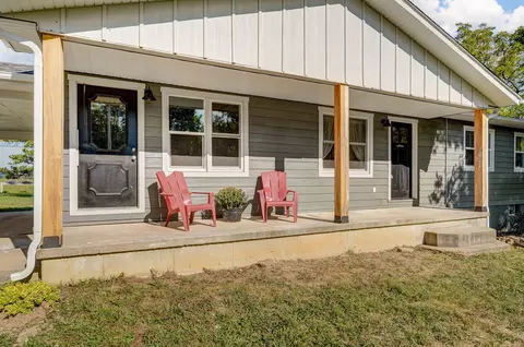 Exterior - 304 Summit St, Cabool, MO 65689 photo 3 of 9