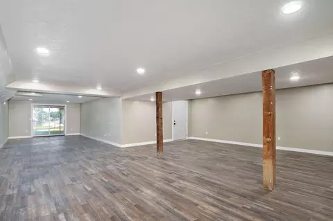 Living - 304 Summit St, Cabool, MO 65689 photo 3 of 4
