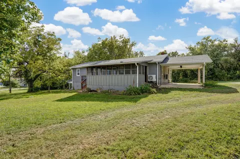 Exterior - 304 Summit St, Cabool, MO 65689 photo 9 of 9