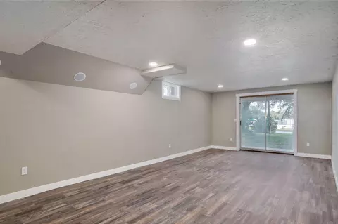 Living - 304 Summit St, Cabool, MO 65689 photo 4 of 4