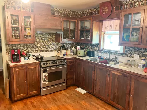 Kitchen - 5829 County Road 464, Birch Tree, MO 65438 photo 1 of 2