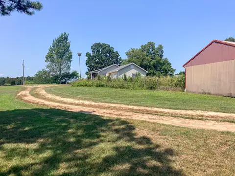 Exterior - 5829 County Road 464, Birch Tree, MO 65438 photo 5 of 14