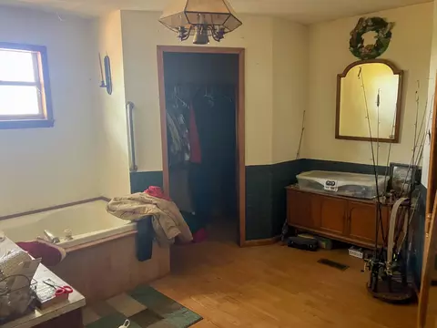 Bath - 5829 County Road 464, Birch Tree, MO 65438 photo 1 of 2