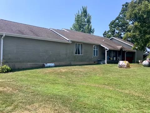Exterior - 5829 County Road 464, Birch Tree, MO 65438 photo 7 of 14
