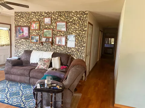 Entry Way - 5829 County Road 464, Birch Tree, MO 65438 photo 1 of 2