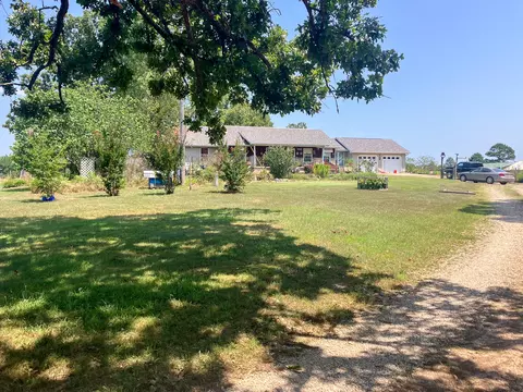 Exterior - 5829 County Road 464, Birch Tree, MO 65438 photo 3 of 14