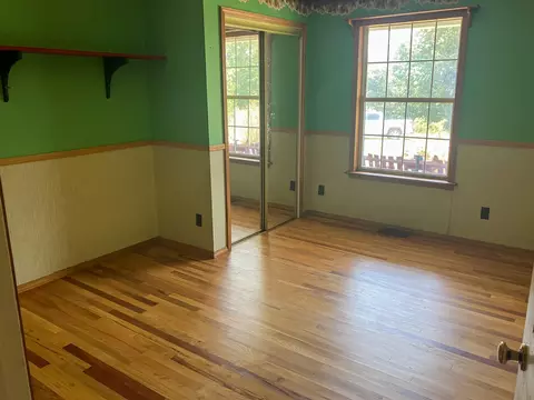 Bedroom - 5829 County Road 464, Birch Tree, MO 65438 photo 5 of 5