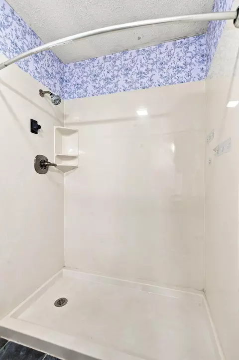 Bath - 970 Creekside Pl, Nixa, MO 65714 photo 2 of 4