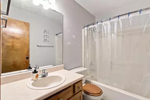 Bath - 970 Creekside Pl, Nixa, MO 65714 photo 4 of 4