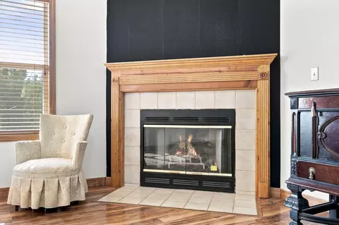 Living - 970 Creekside Pl, Nixa, MO 65714 photo 5 of 7