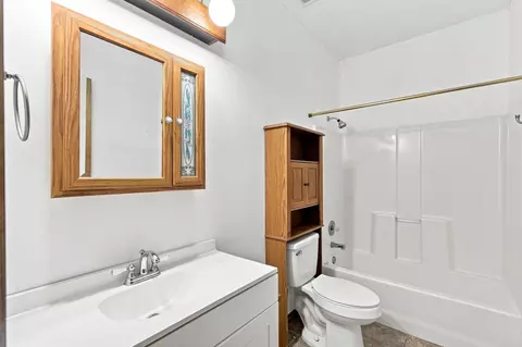 Bath - 970 Creekside Pl, Nixa, MO 65714 photo 3 of 4