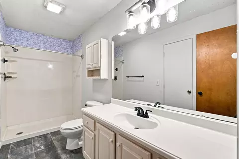 Bath - 970 Creekside Pl, Nixa, MO 65714 photo 1 of 4
