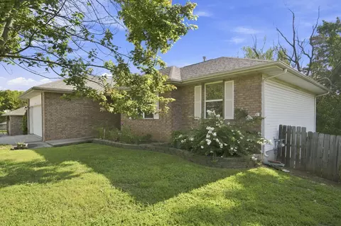 Exterior - 970 Creekside Pl, Nixa, MO 65714 photo 2 of 9