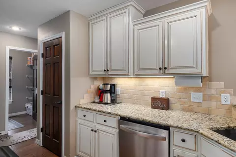 Kitchen - 610 E Katella Cir, Nixa, MO 65714 photo 4 of 4