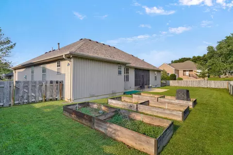 Exterior - 610 E Katella Cir, Nixa, MO 65714 photo 10 of 11