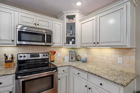 Kitchen - 610 E Katella Cir, Nixa, MO 65714 photo 2 of 4