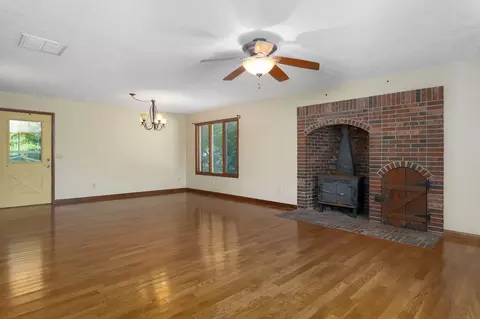 Living - 3060 E Gasconade St, Springfield, MO 65804 photo 5 of 8