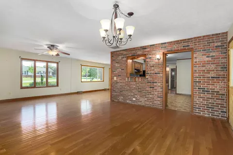 Living - 3060 E Gasconade St, Springfield, MO 65804 photo 6 of 8