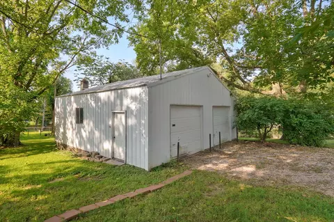 Exterior - 3060 E Gasconade St, Springfield, MO 65804 photo 10 of 11