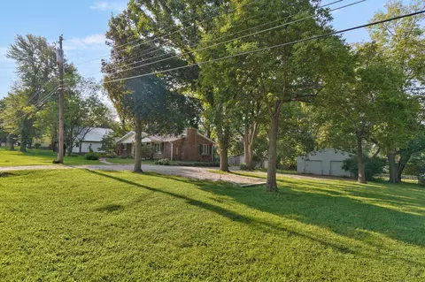Exterior - 3060 E Gasconade St, Springfield, MO 65804 photo 4 of 11