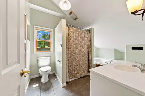 Bath - 2228 E Huntington St, Ozark, MO 65721 photo 4 of 5