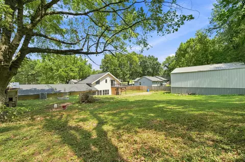 Exterior - 2228 E Huntington St, Ozark, MO 65721 photo 7 of 8