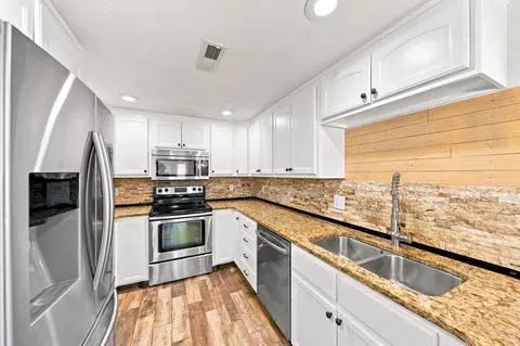 Kitchen - 2228 E Huntington St, Ozark, MO 65721 photo 3 of 4