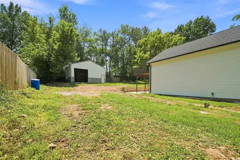 Exterior - 2228 E Huntington St, Ozark, MO 65721 photo 6 of 8