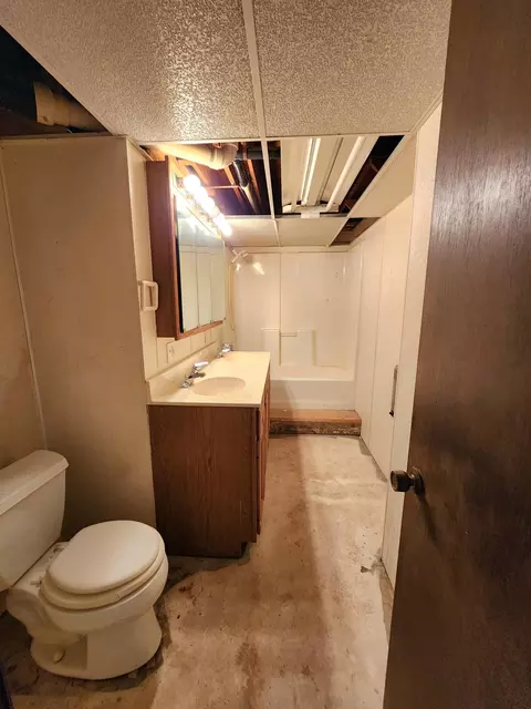 Bath - 503 Cedar Ridge Rd, Strafford, MO 65757 photo 6 of 6