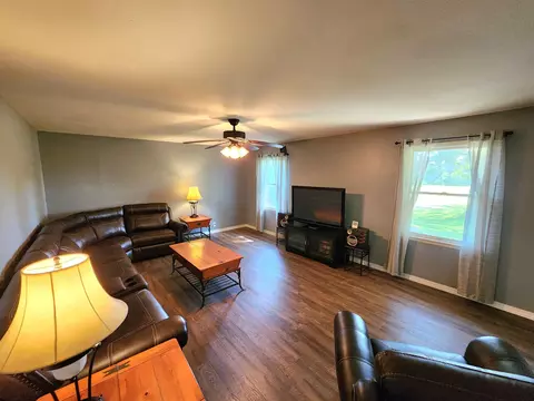 Living - 503 Cedar Ridge Rd, Strafford, MO 65757 photo 4 of 5