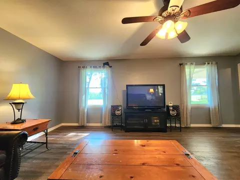 Living - 503 Cedar Ridge Rd, Strafford, MO 65757 photo 3 of 5