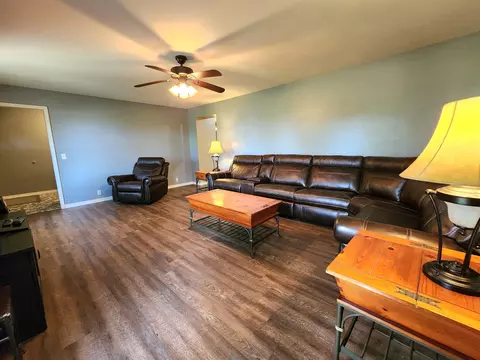 Living - 503 Cedar Ridge Rd, Strafford, MO 65757 photo 2 of 5