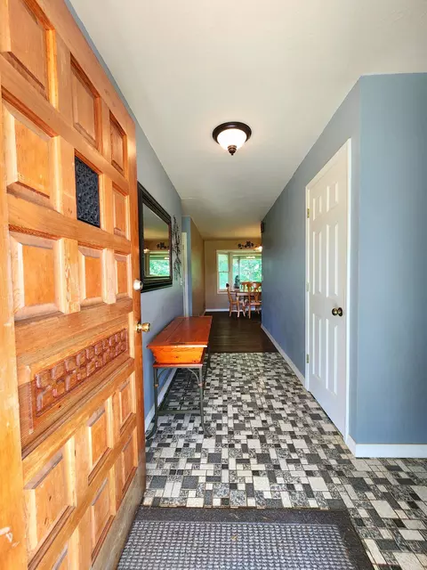 Entry Way - 503 Cedar Ridge Rd, Strafford, MO 65757 photo 1 of 2