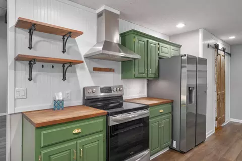 Kitchen - 3432 W Regal Ct, Springfield, MO 65807 photo 3 of 3