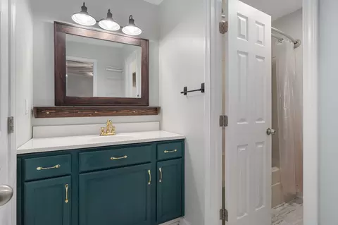 Bath - 3432 W Regal Ct, Springfield, MO 65807 photo 1 of 4