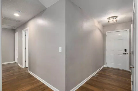 Entry Way - 3432 W Regal Ct, Springfield, MO 65807 photo 3 of 4