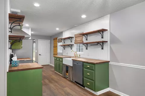 Kitchen - 3432 W Regal Ct, Springfield, MO 65807 photo 1 of 3