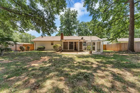 Exterior - 1543 E Glenwood St, Springfield, MO 65804 photo 9 of 11