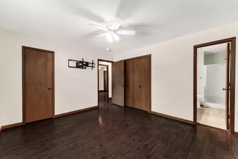 Bedroom - 1543 E Glenwood St, Springfield, MO 65804 photo 3 of 6