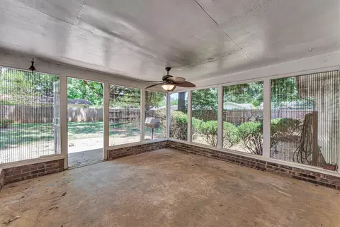 Exterior - 1543 E Glenwood St, Springfield, MO 65804 photo 3 of 11