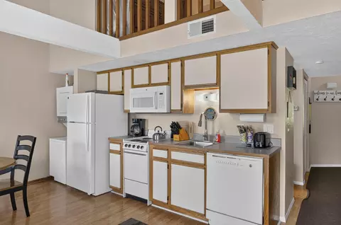 Kitchen - 7 Hunters Cv #7, Branson, MO 65616 photo 2 of 3