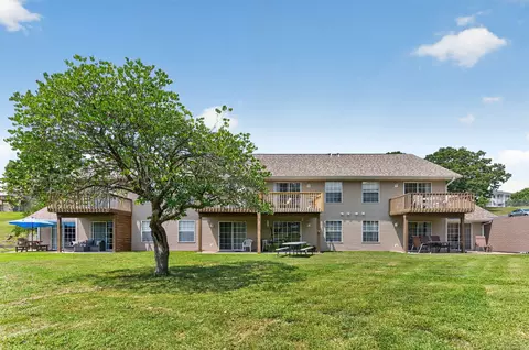 Exterior - 7 Hunters Cv #7, Branson, MO 65616 photo 4 of 8