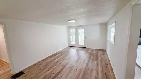 Living - 2857 N Grant Ave, Springfield, MO 65803 photo 2 of 2