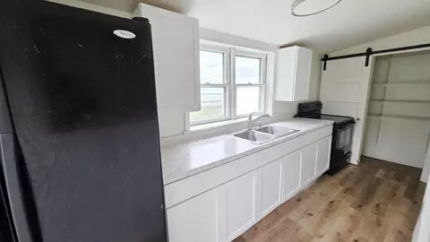 Kitchen - 2857 N Grant Ave, Springfield, MO 65803 photo 1 of 1