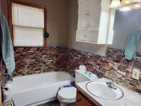 Bath - 7 Bona Loop, Aldrich, MO 65601 photo 1 of 2