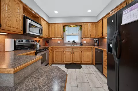 Kitchen - 1347 S Arcadia Ave, Springfield, MO 65804 photo 2 of 3
